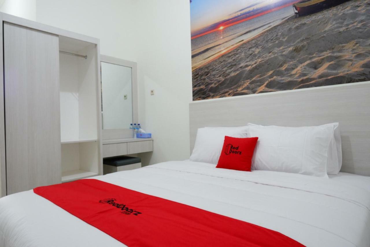 Reddoorz Near Mataram University Exterior photo