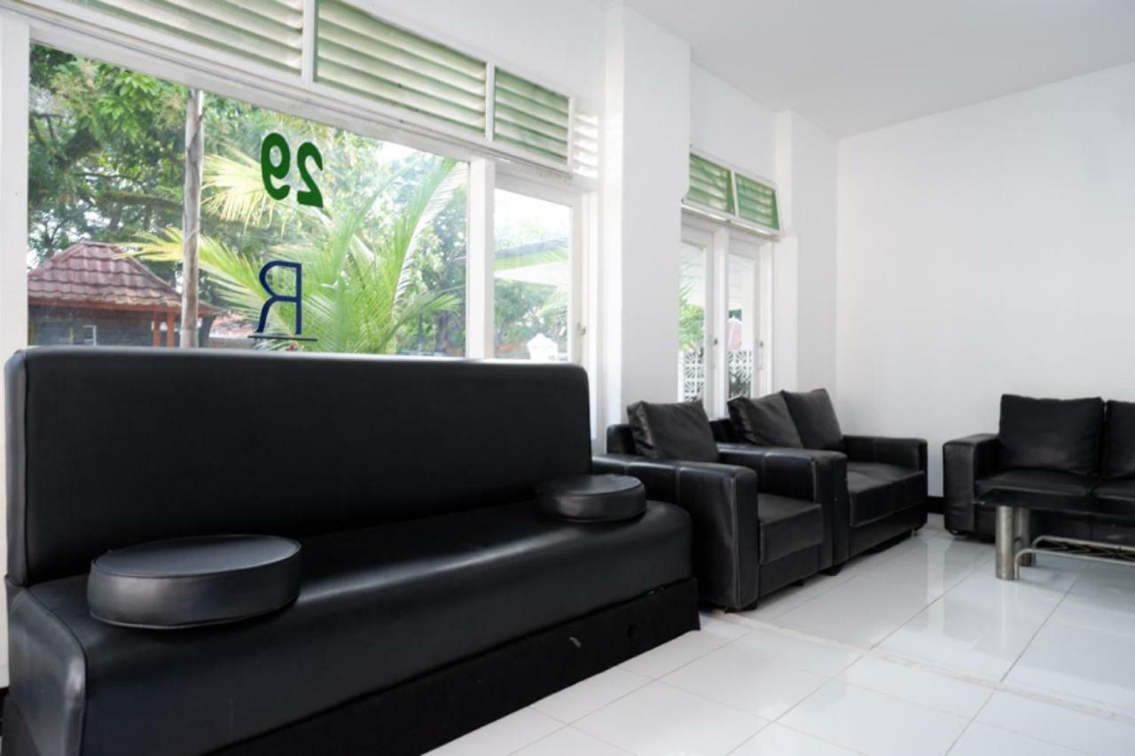 Reddoorz Near Mataram University Exterior photo